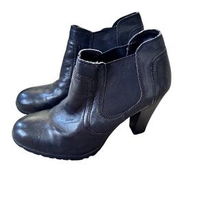 BOC Born High Heel Ankle Boots Womens Black Leather Lug Sole Chelsea Bootie Sz 8